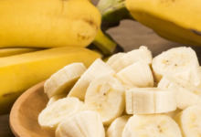 Bananas are often praised as one of the healthiest fruits rich in potassium, fiber, and vitamins that support digestion, heart health,